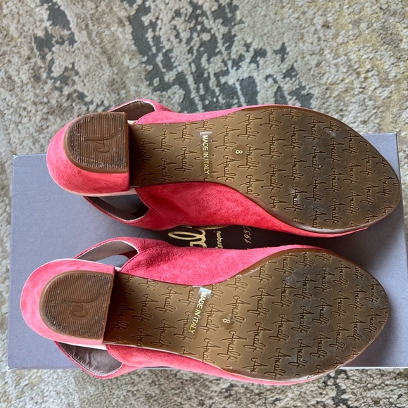 Amalfi by Rangoni salmon colored suede sandal pump. Women’s size 8 Narrow - Picture 4 of 5
